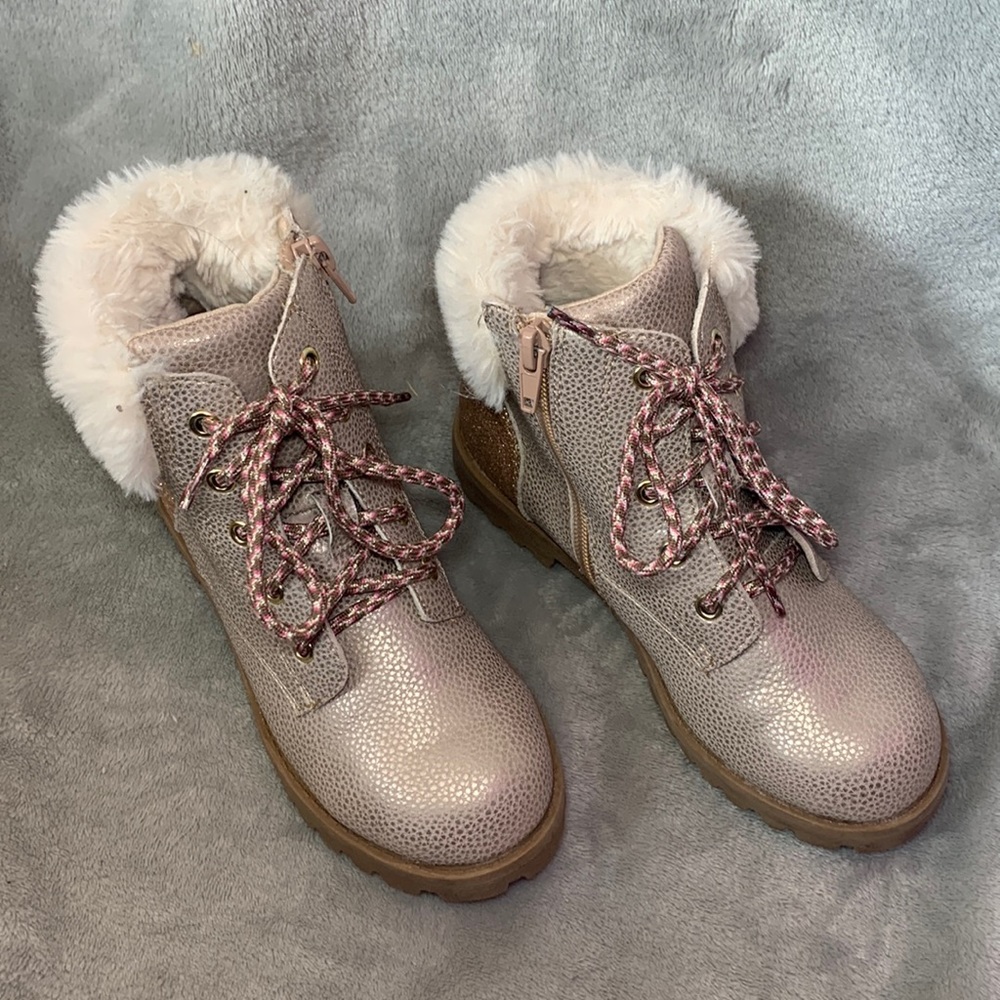 Winter boots little girl
